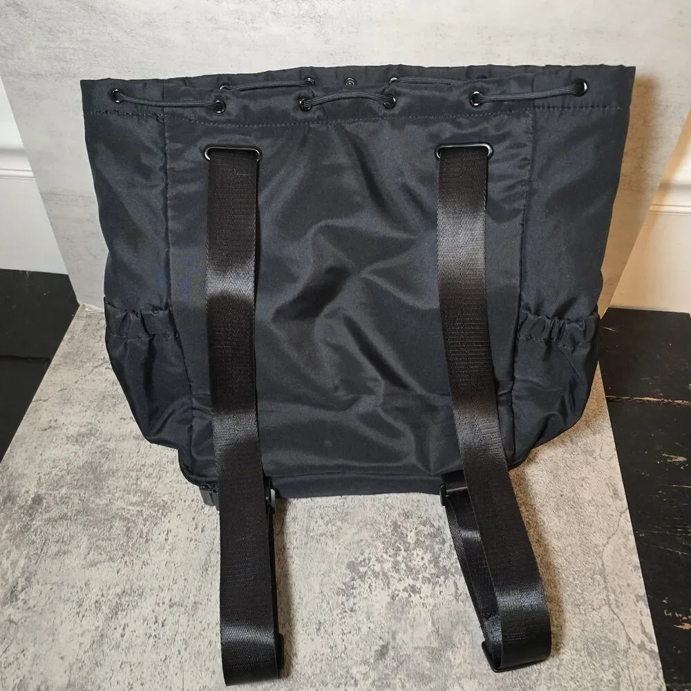 Beyond Yoga Convertible Gym Mat Bag  Black Adjustable Straps Backpack Travel